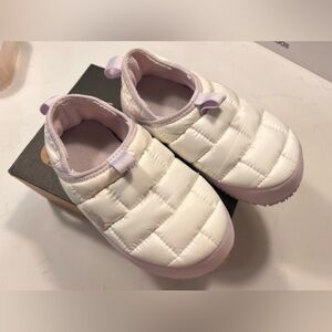 The North Face Thermoball Purple Eco Traction II Mules Slippers Youth US 1 white